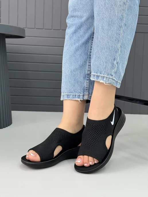 Nike Сандалии женские, черный