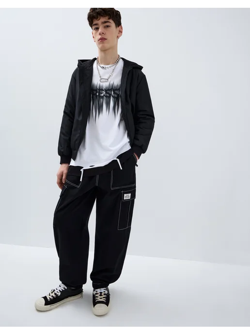 gloria jeans Чёрные брюки джоггеры (Jogger) с карманами карго, черный, фото 2