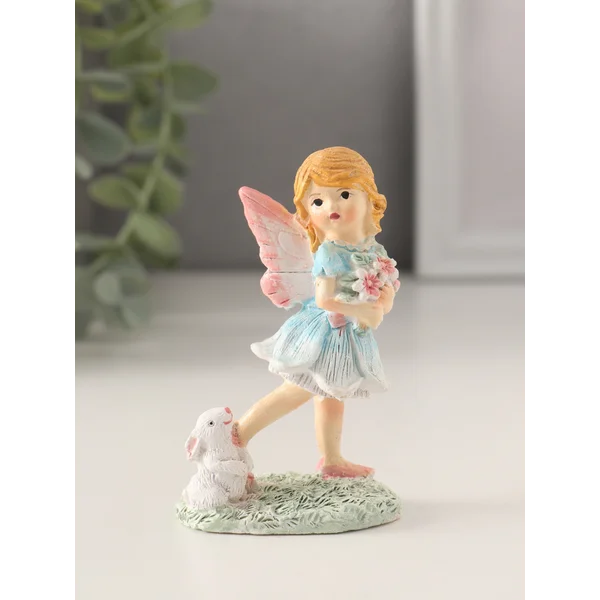 Фигурка Фея с кроликом